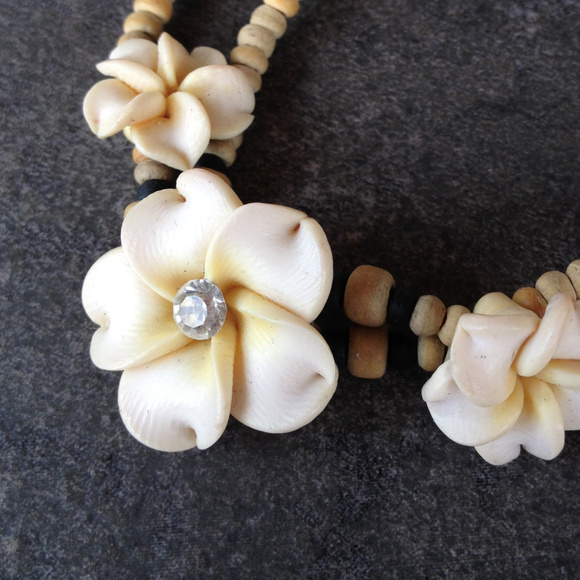 Vintage Wood Bead and Floral Stretch Bracelets - Picture 3 of 3